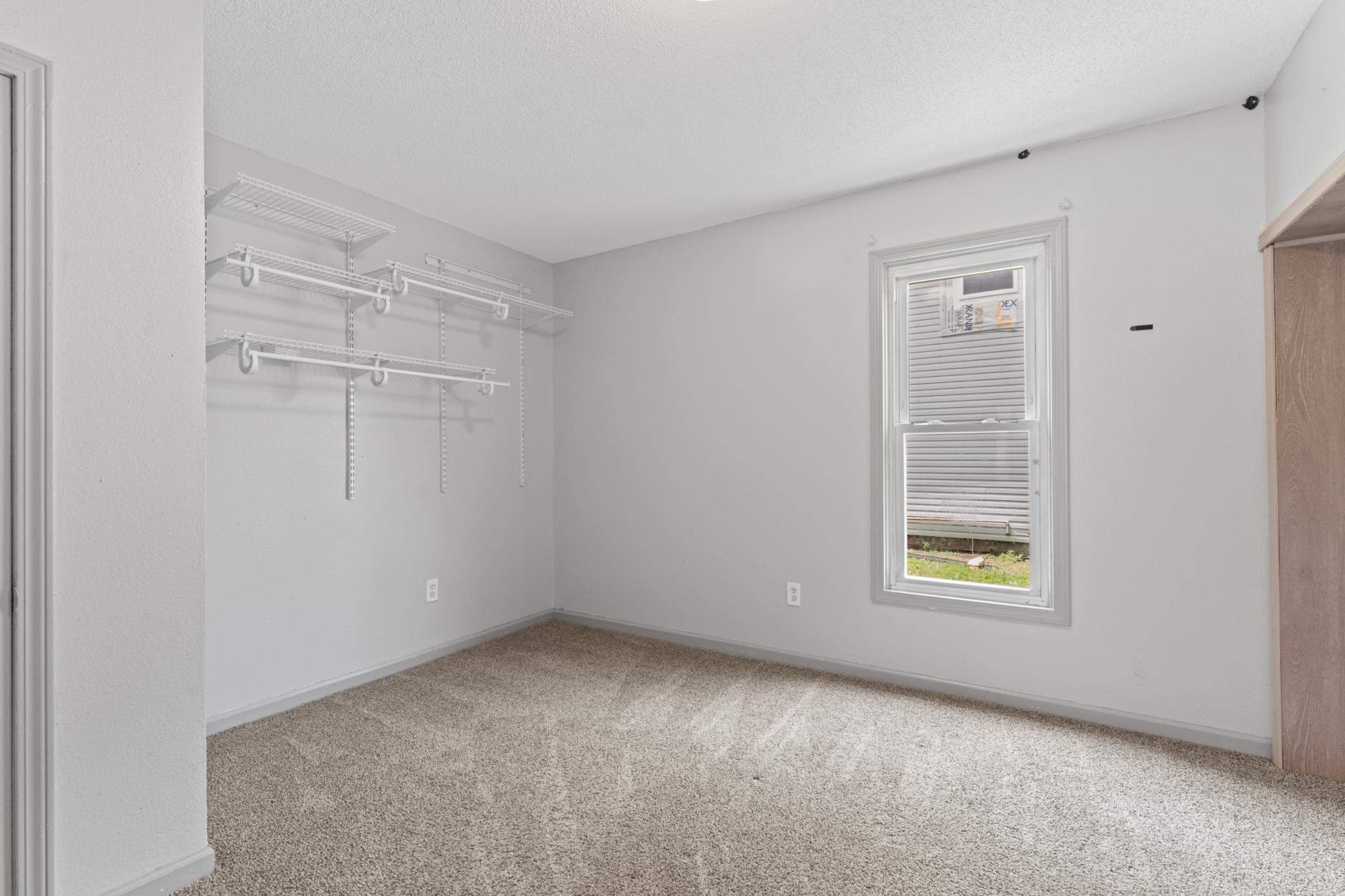 109 5th Street NE