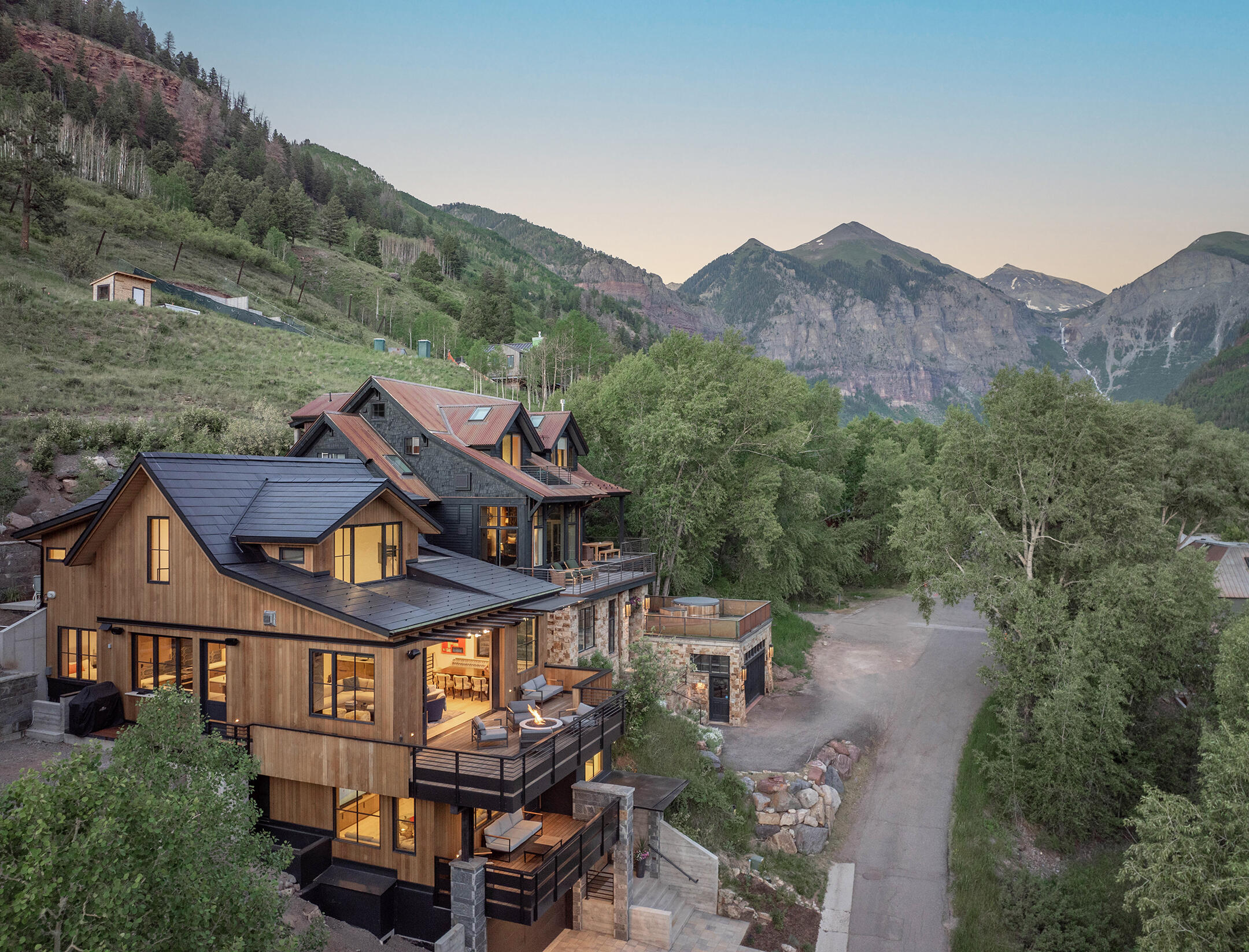 653 E Pandora Avenue