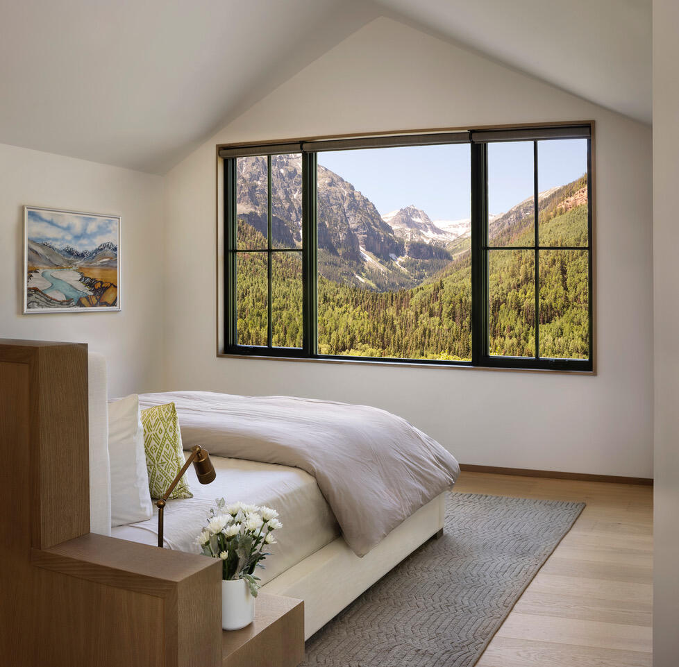 653 E Pandora Avenue