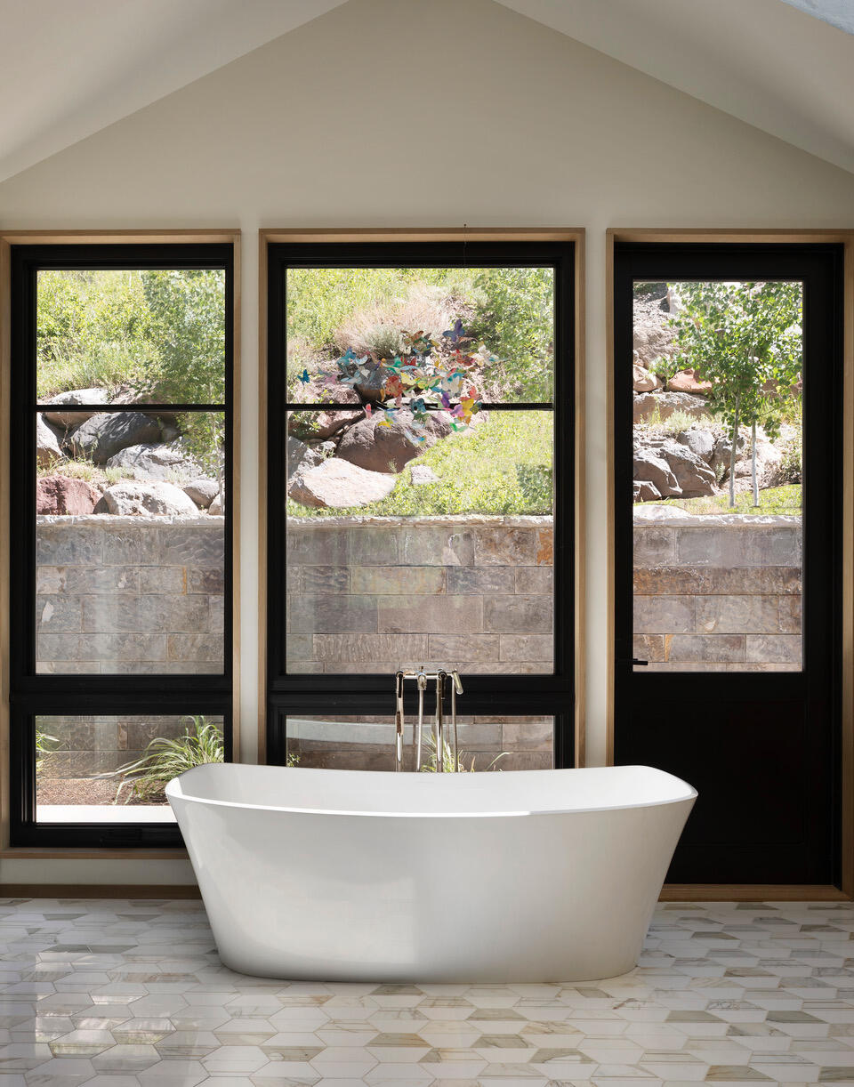 653 E Pandora Avenue