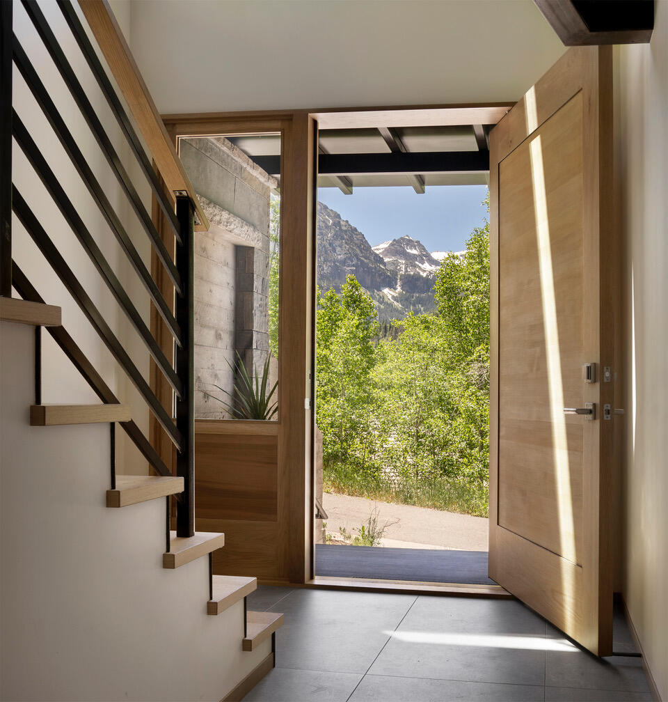 653 E Pandora Avenue