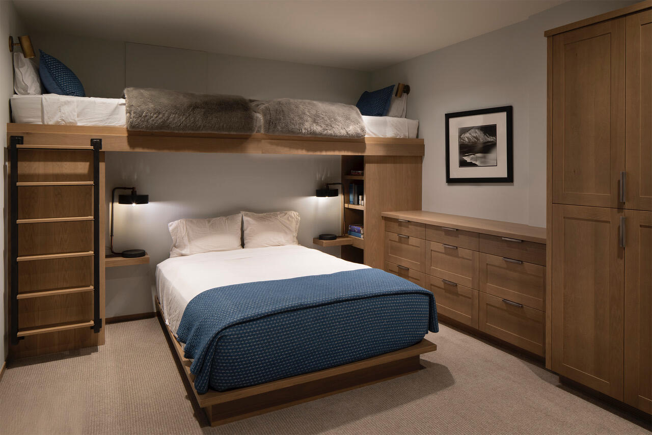 653 E Pandora Avenue