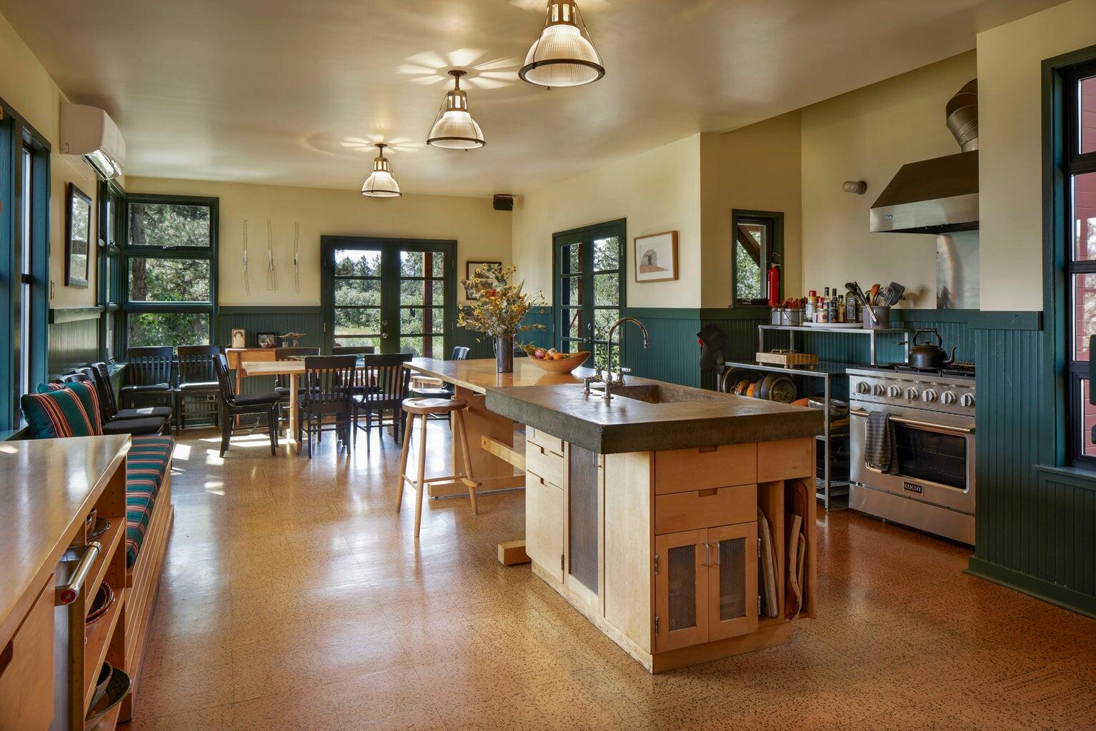 3400 Pennisula Drive