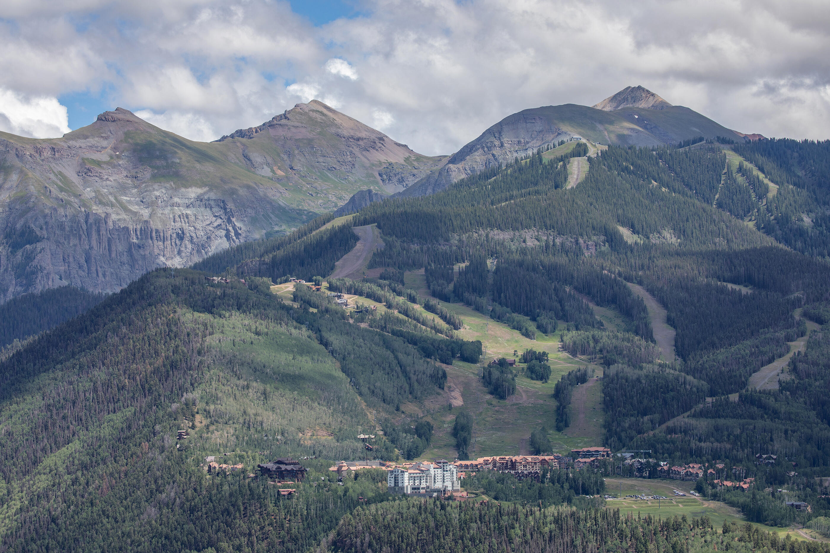 tbd Basque Boulevard
