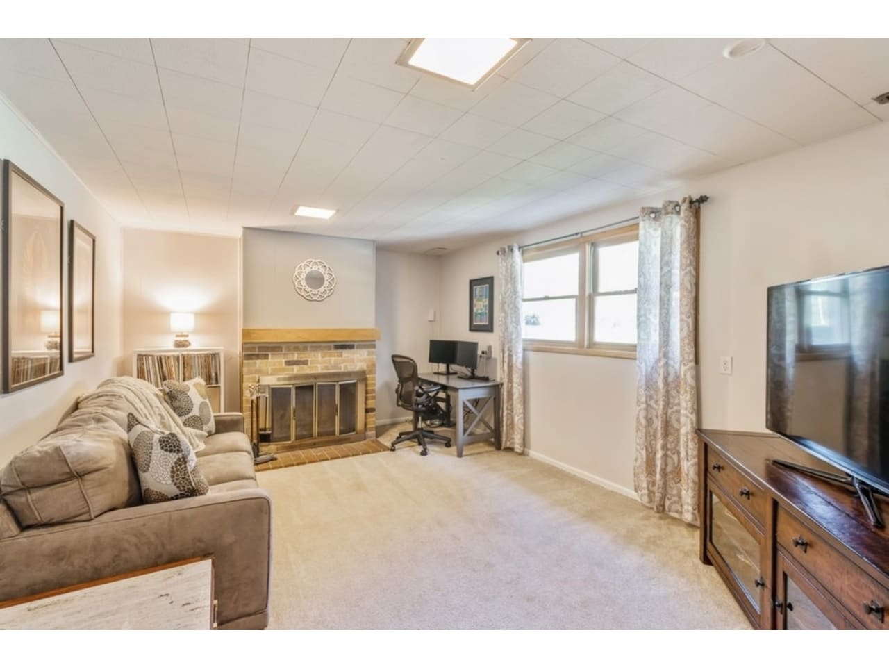 2914 Pleasant Street