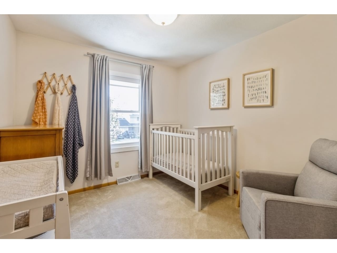 2914 Pleasant Street