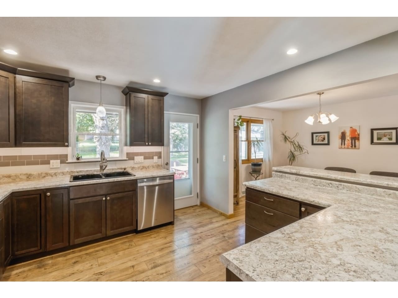 2914 Pleasant Street