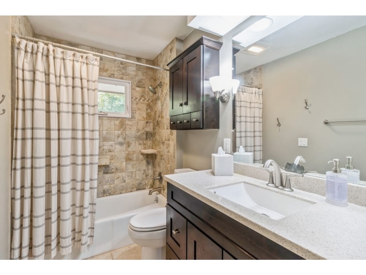 2914 Pleasant Street