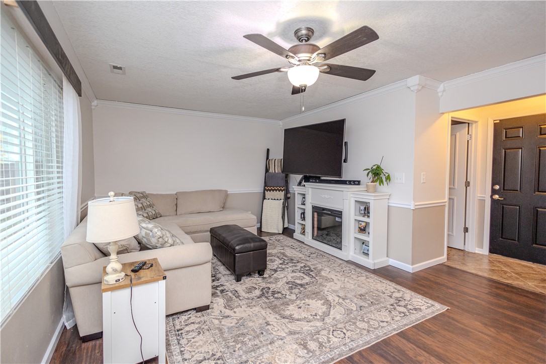 105 SE Crabapple Drive