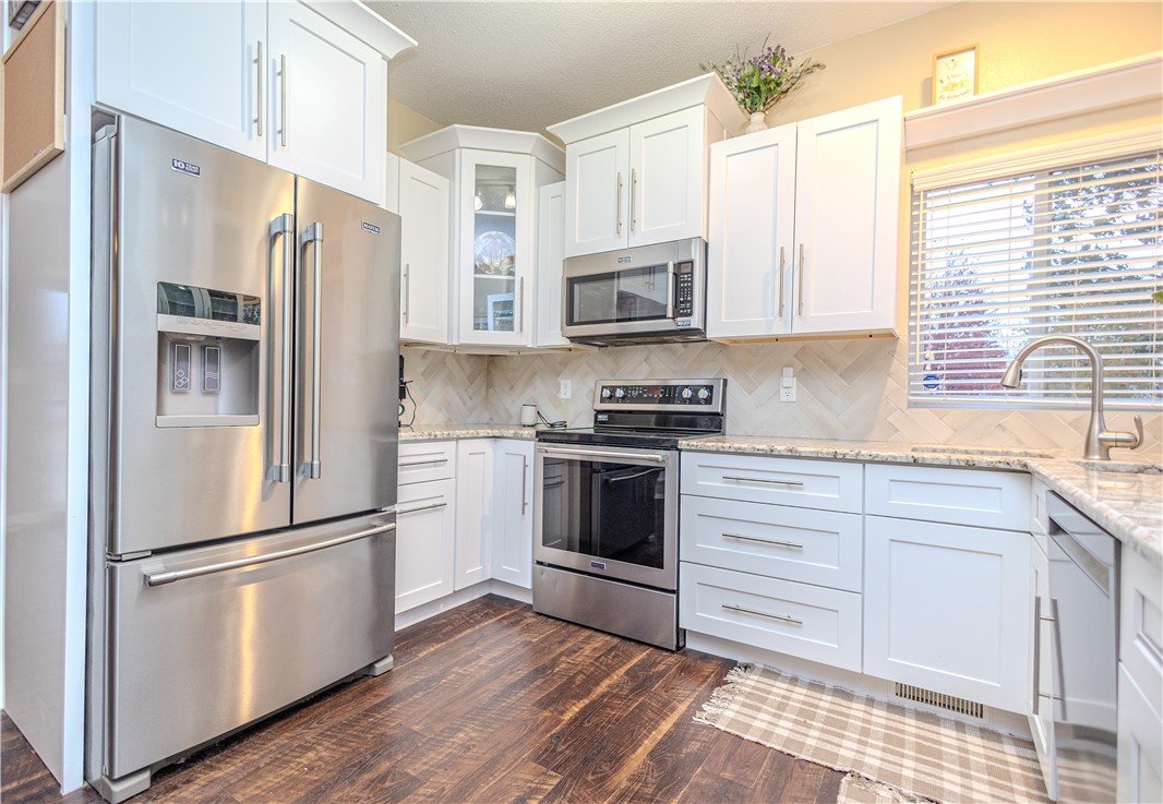 105 SE Crabapple Drive