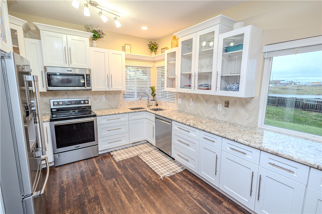 105 SE Crabapple Drive