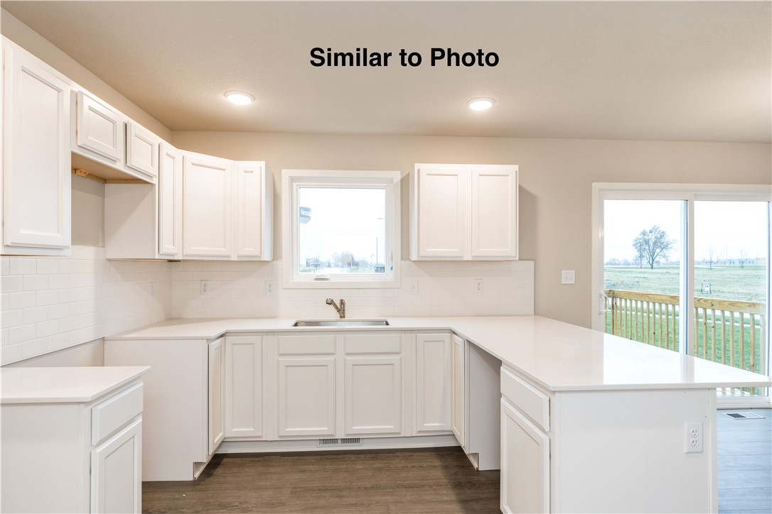 470 NW Compass Avenue