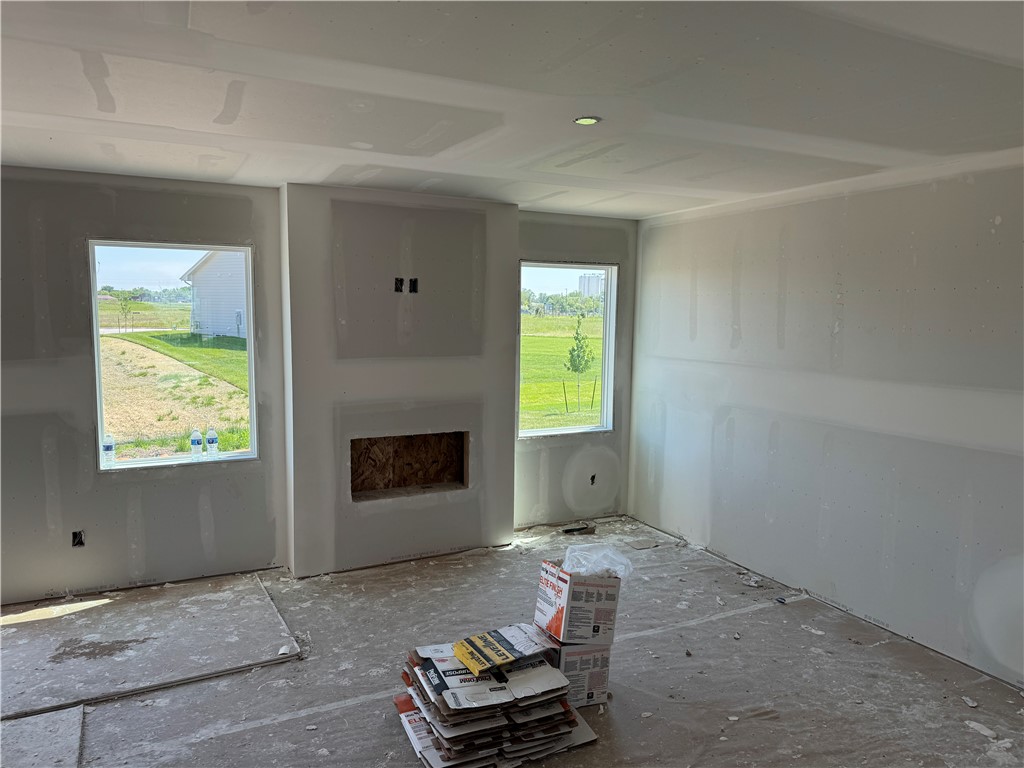 470 NW Compass Avenue