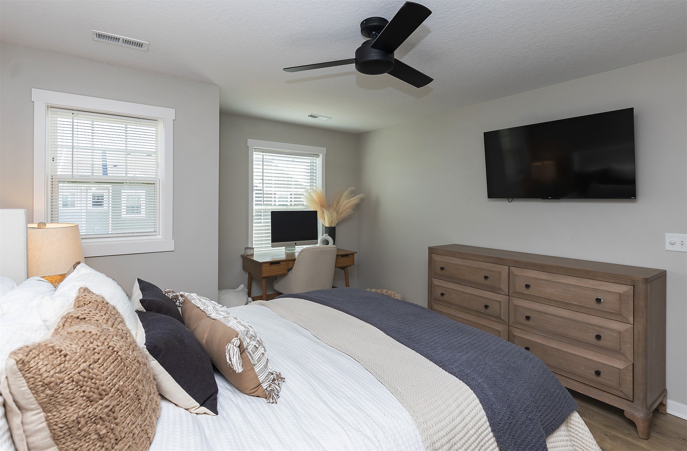 2726 NW Kate Shelley Lane