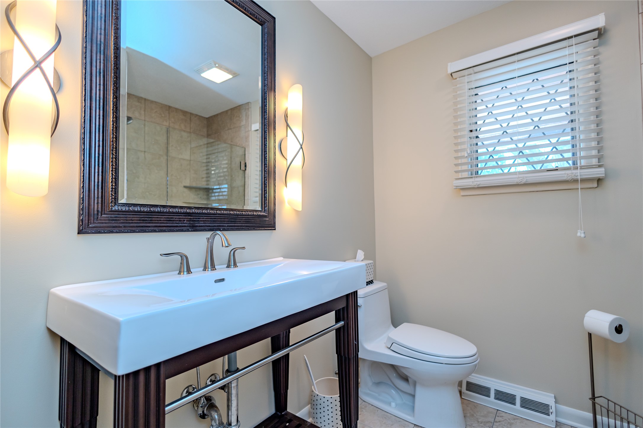 7005 Bellaire Avenue