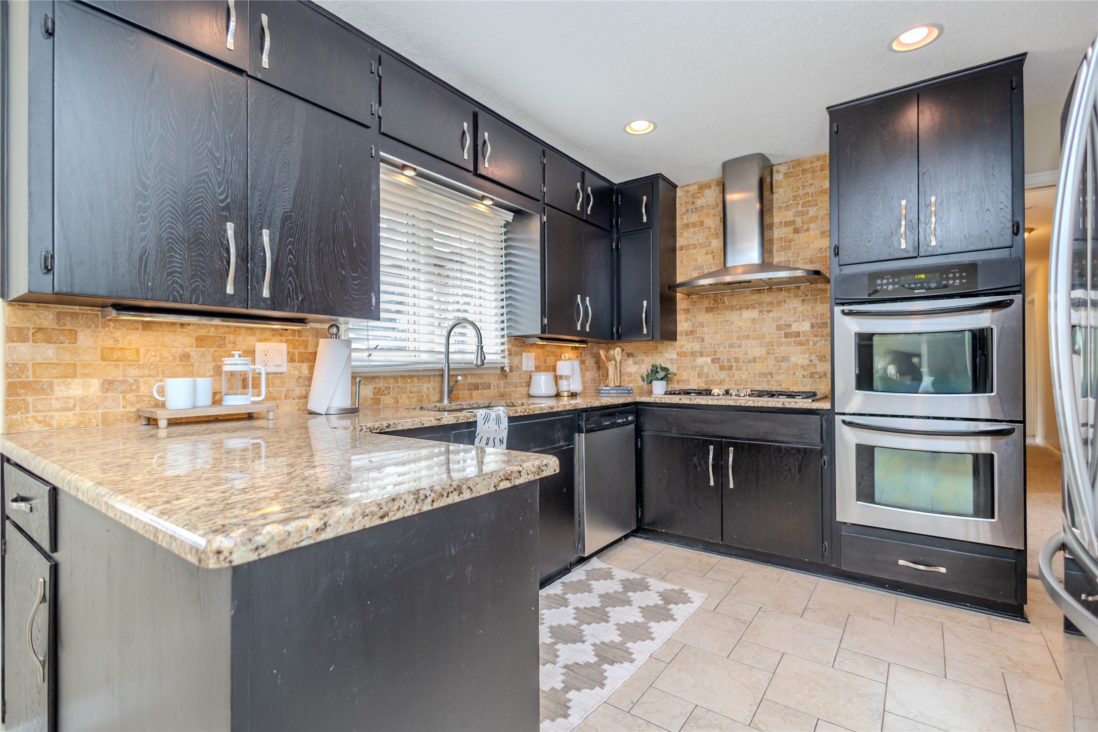 7005 Bellaire Avenue