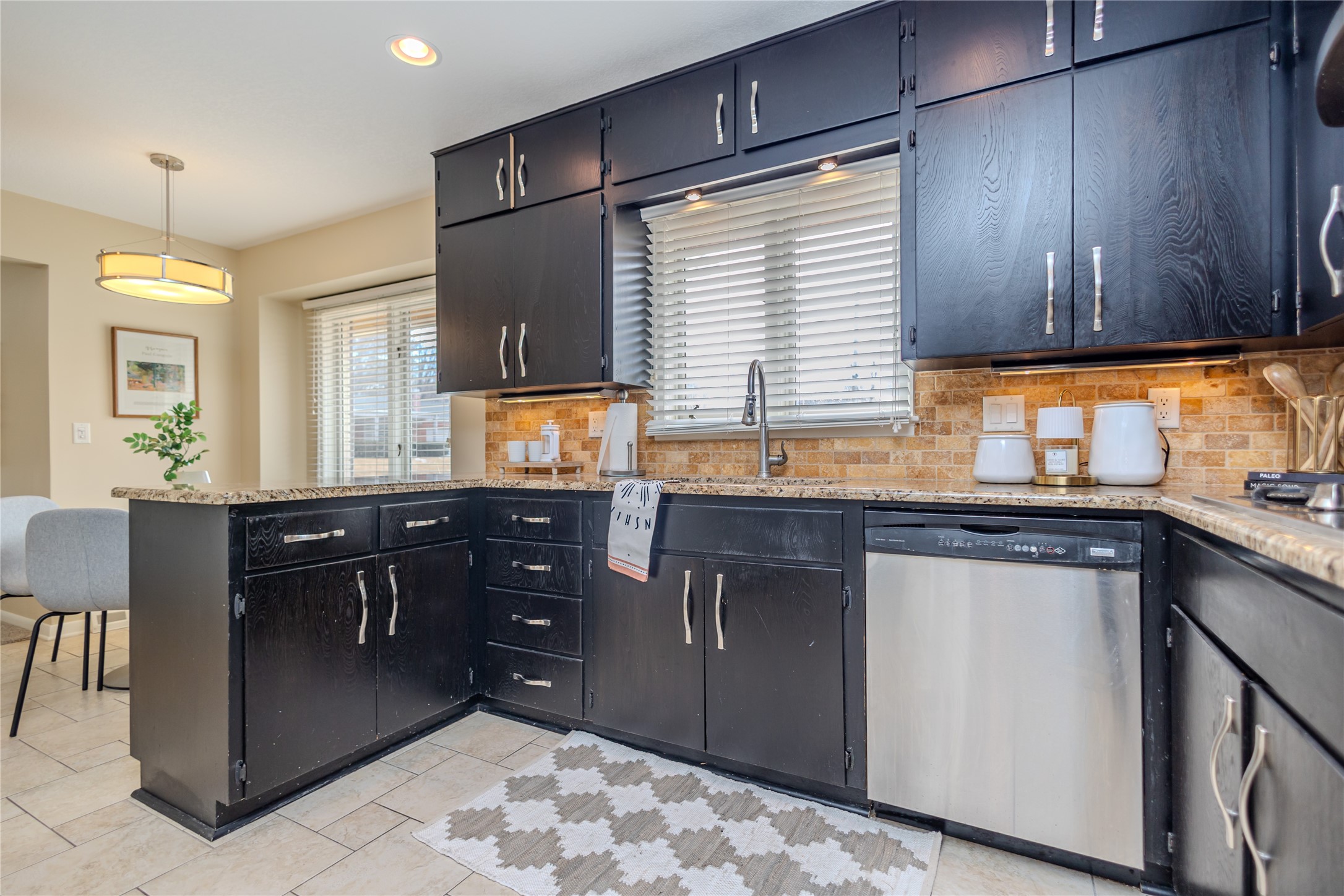 7005 Bellaire Avenue