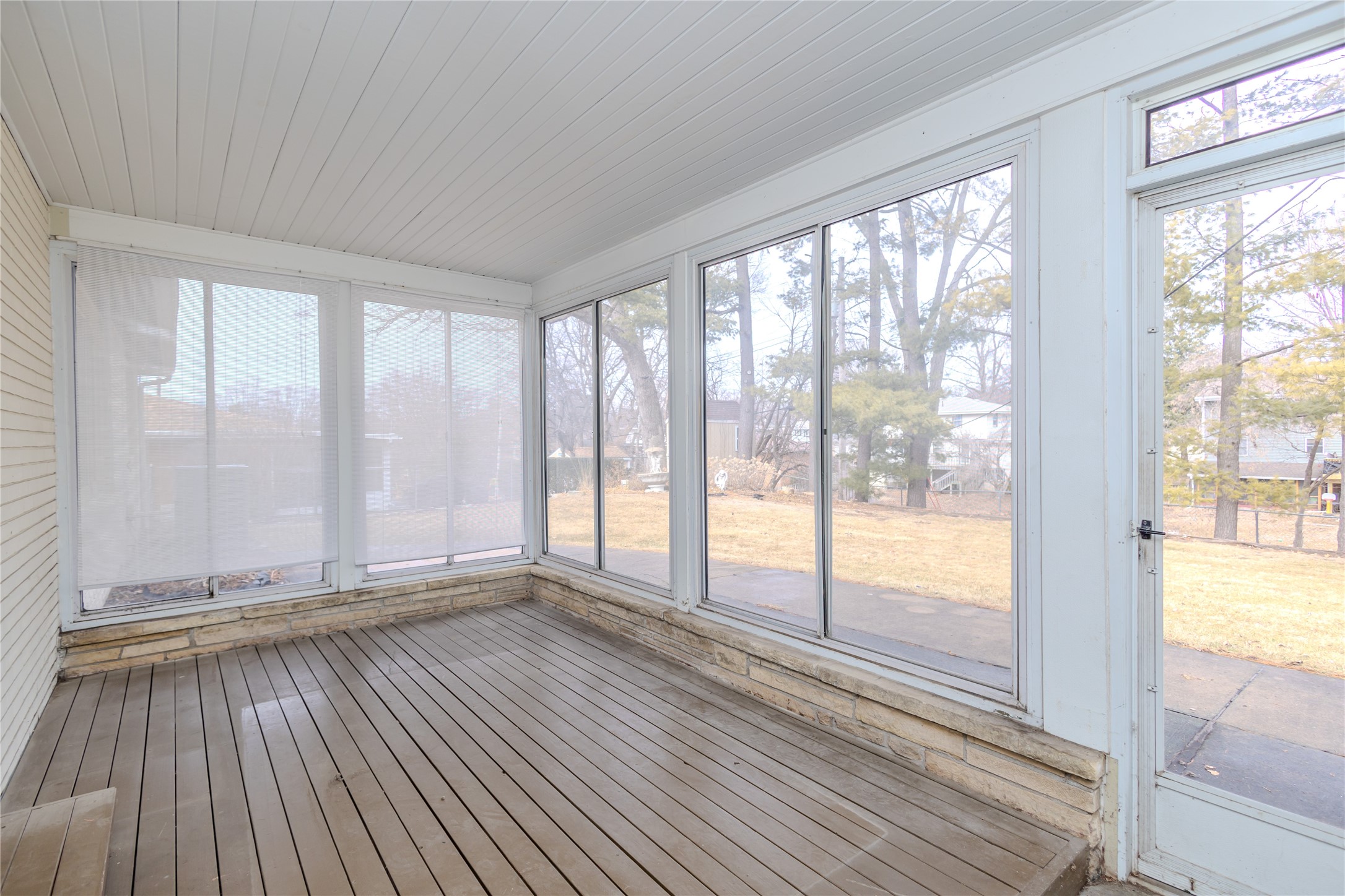 7005 Bellaire Avenue