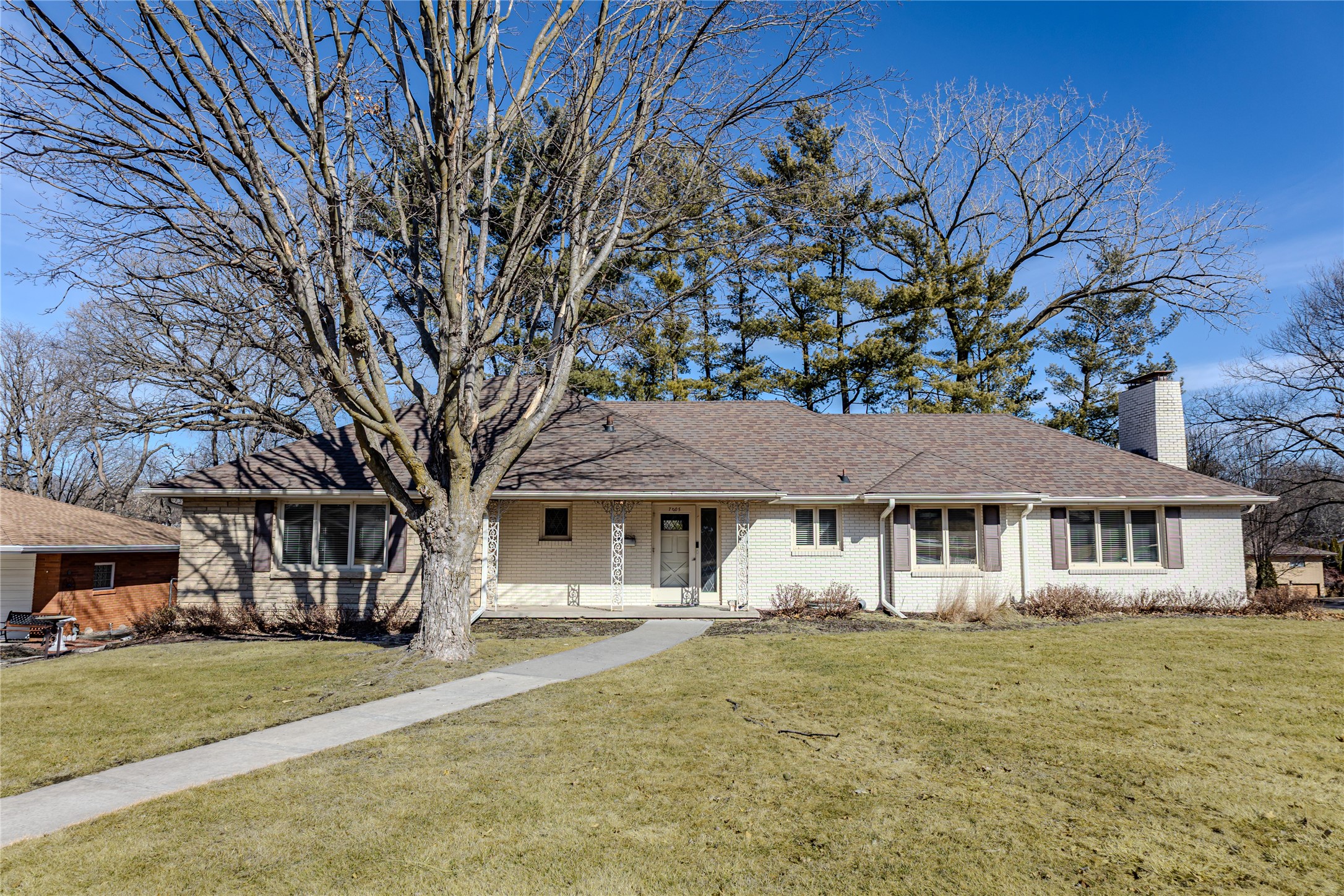 7005 Bellaire Avenue