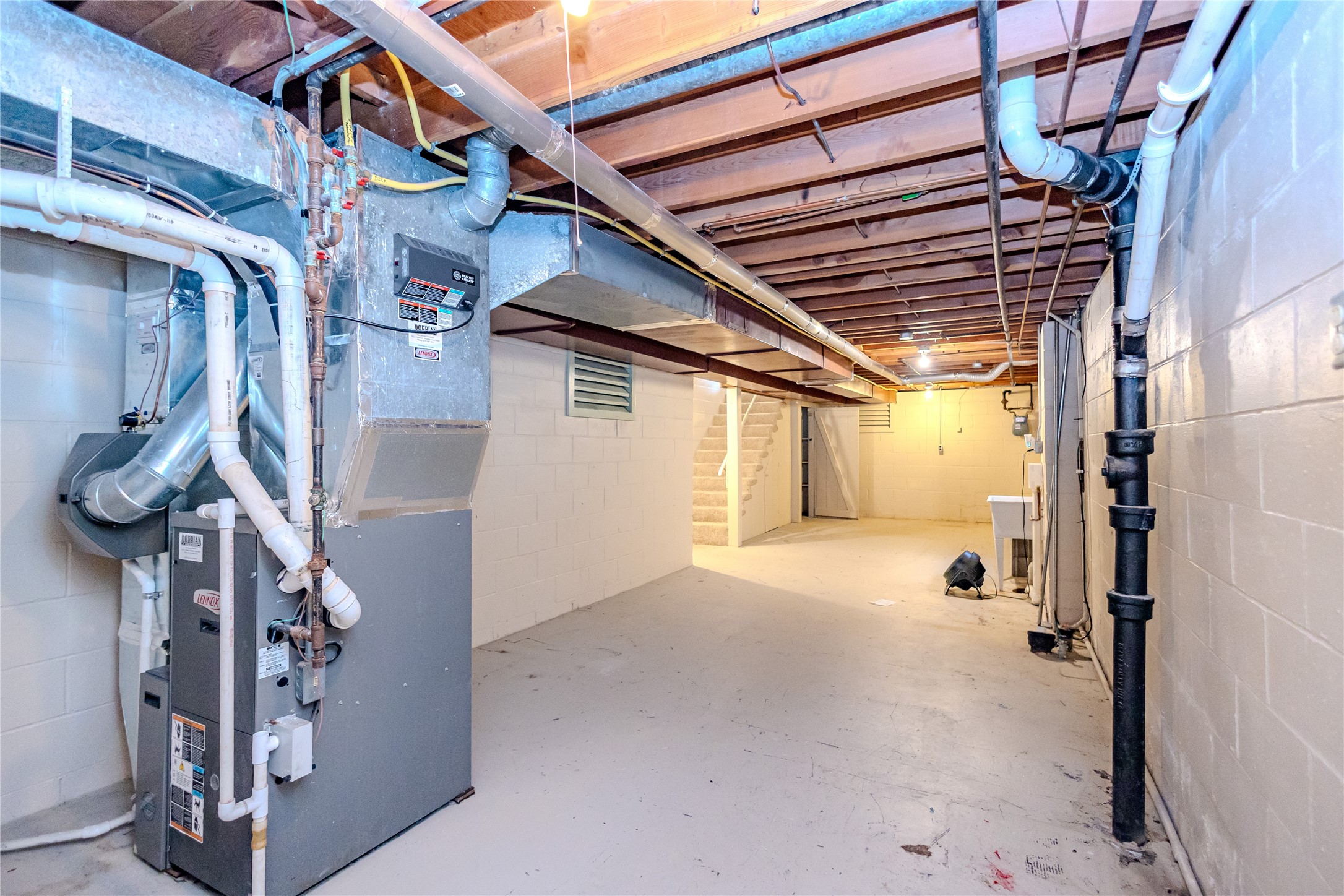 7005 Bellaire Avenue