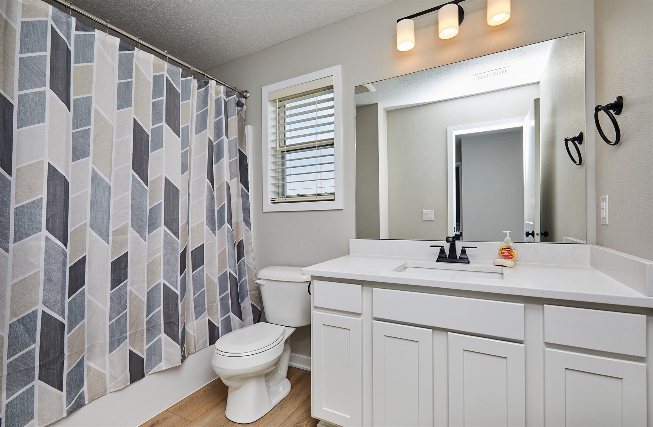 715 NE Deerfield Drive