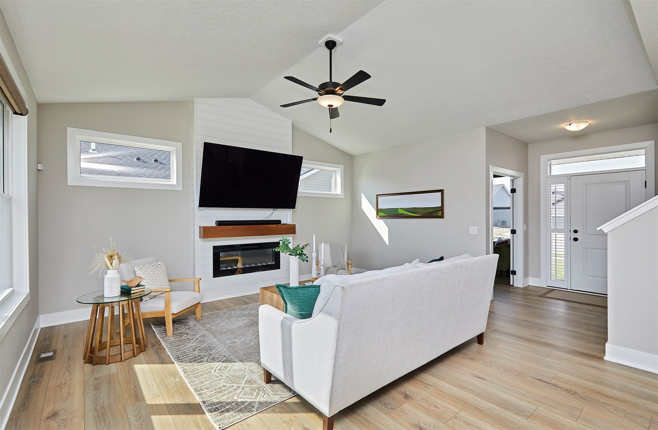 715 NE Deerfield Drive