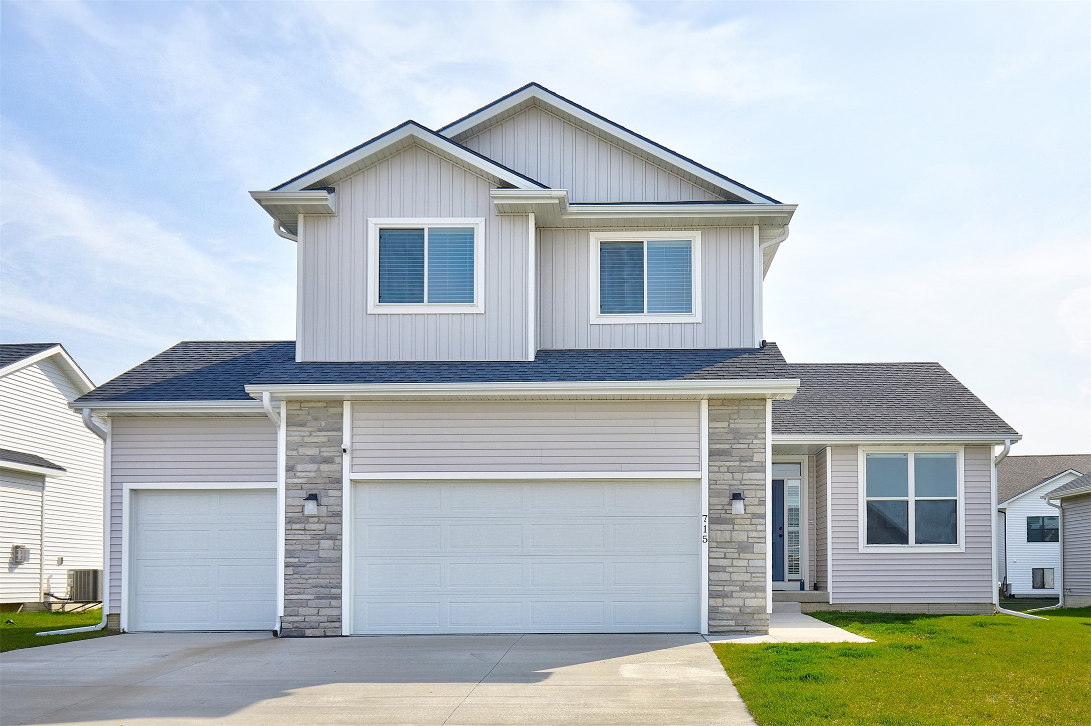 715 NE Deerfield Drive