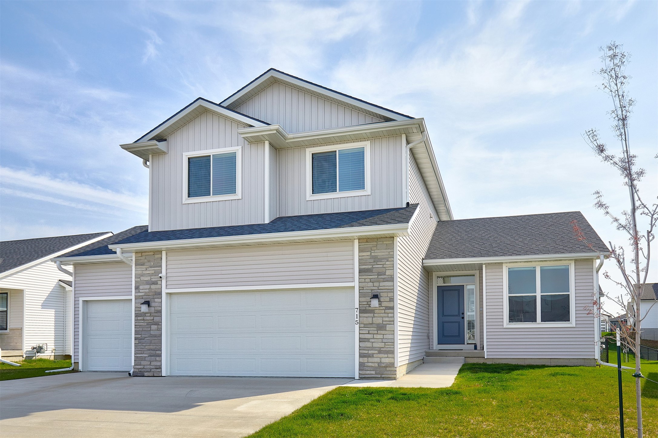 715 NE Deerfield Drive