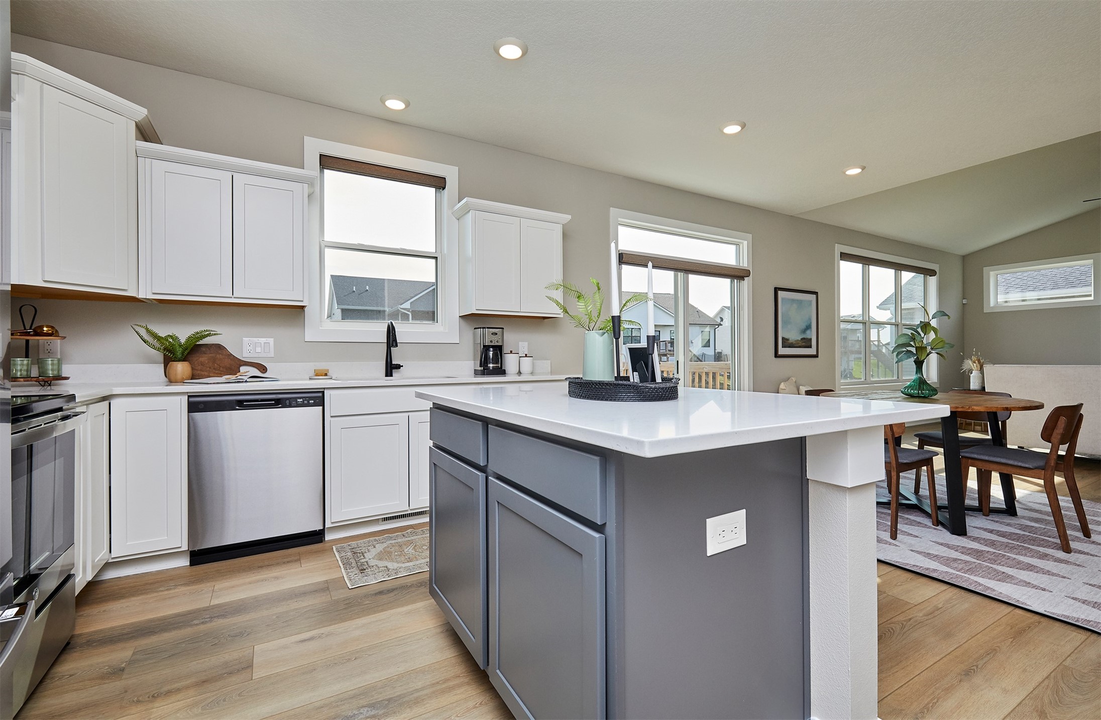 715 NE Deerfield Drive