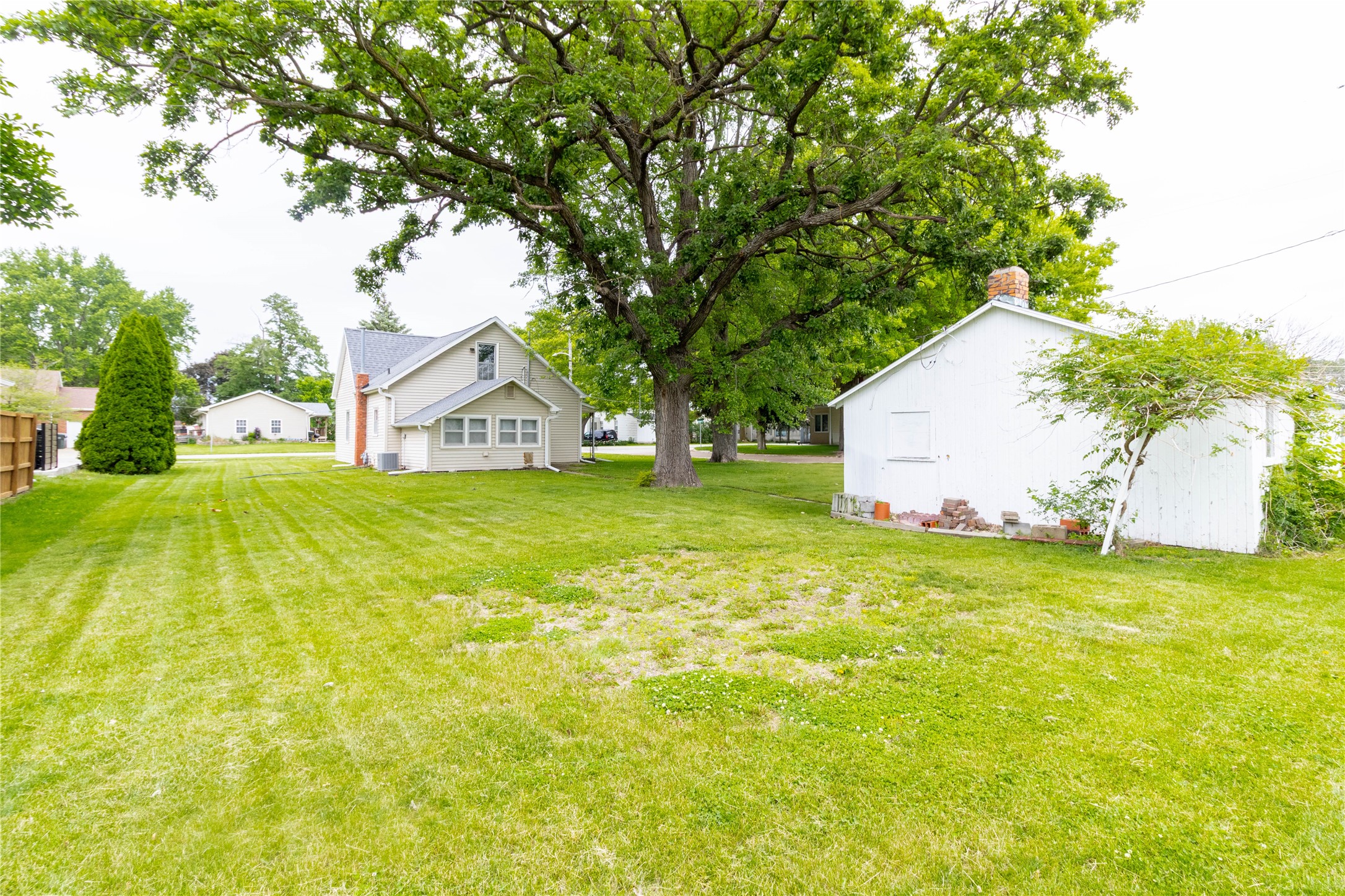 112 N Buchanan Street