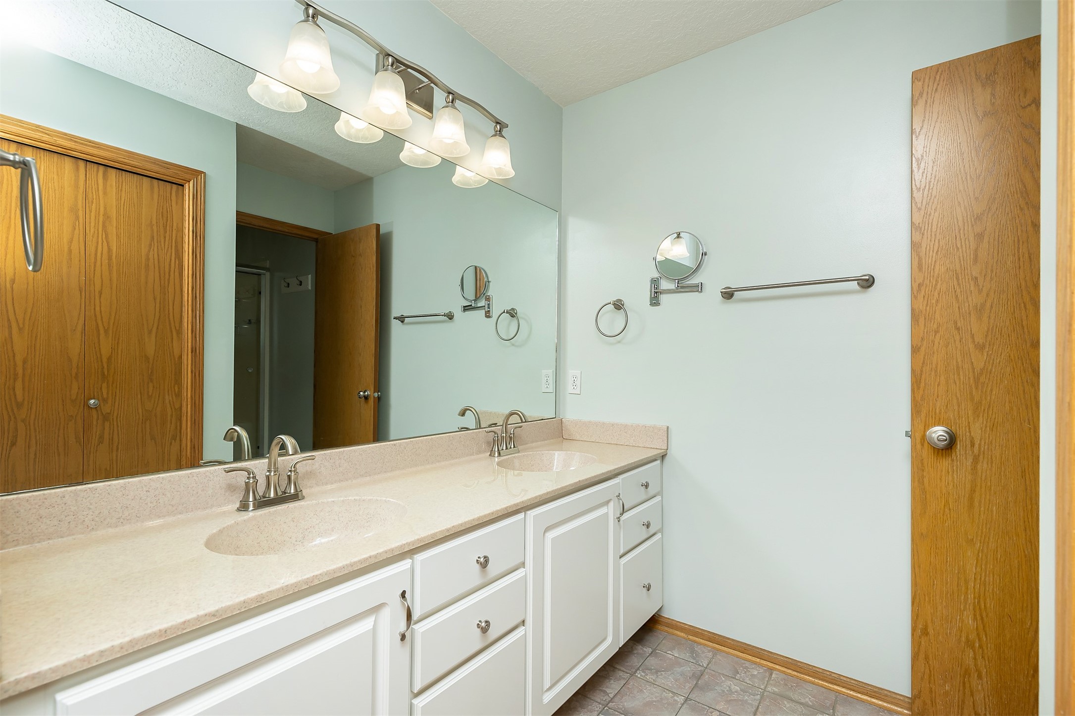 1560 Castlegar Court