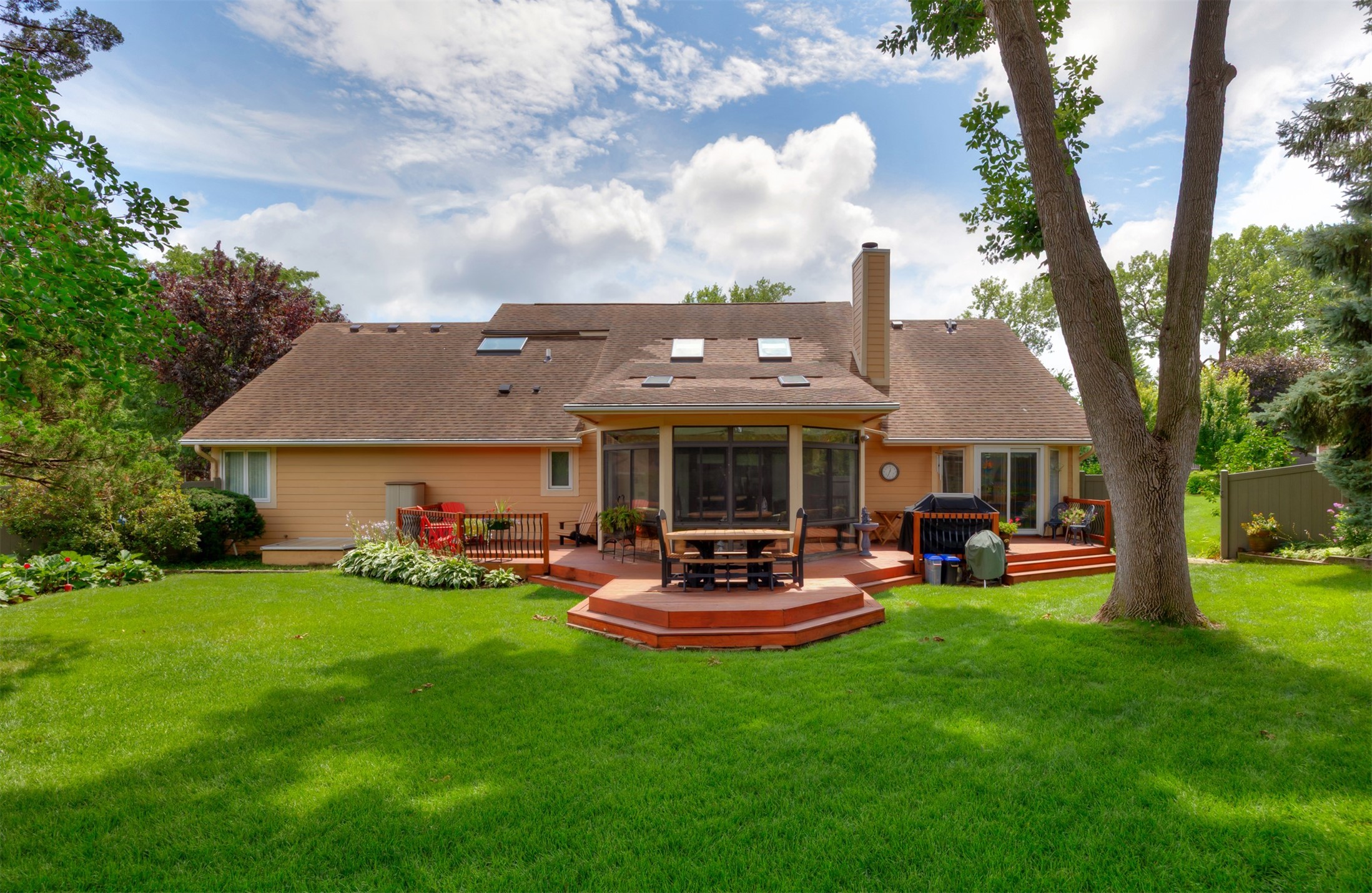 3916 Greenview Drive