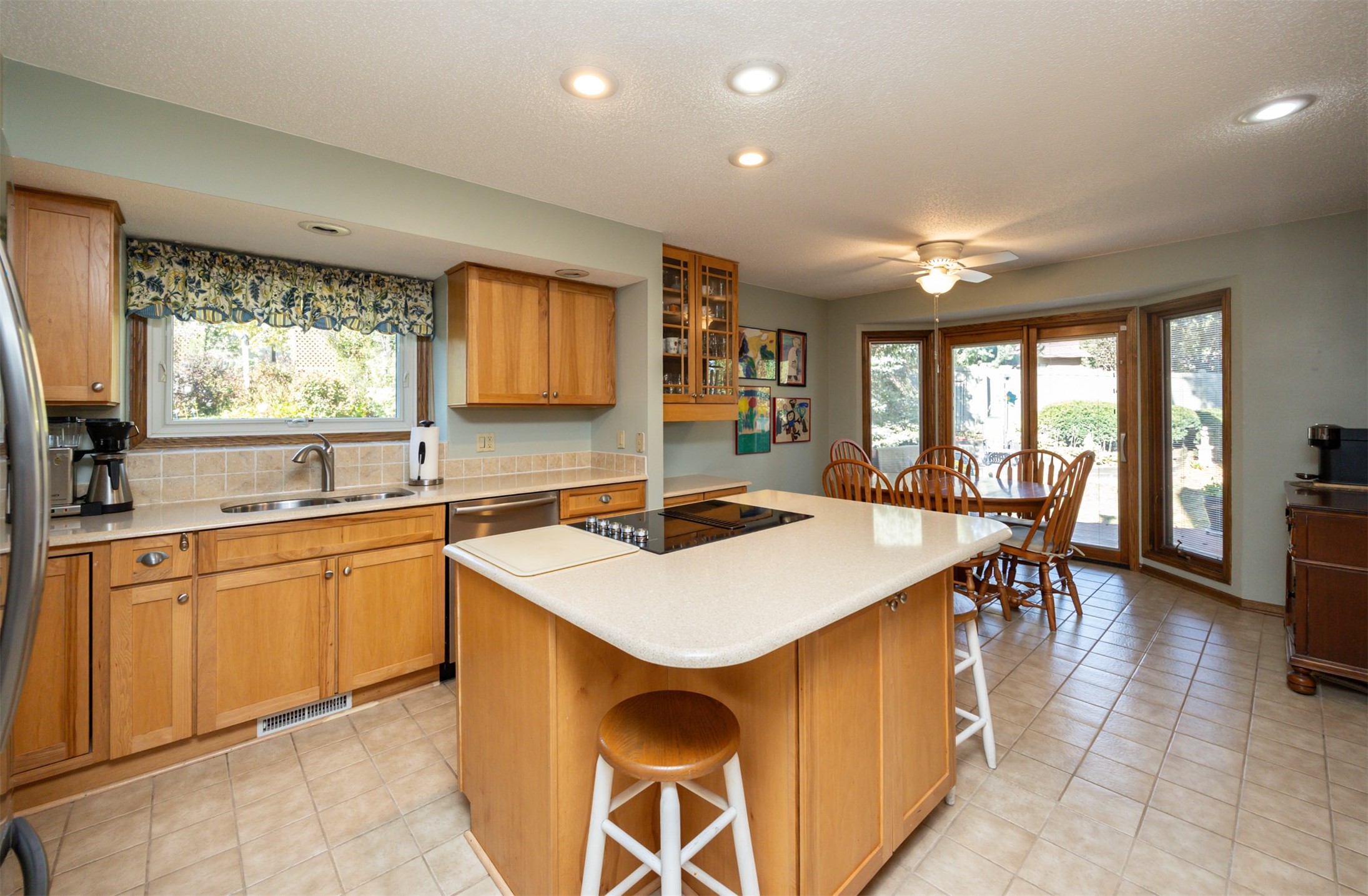 3916 Greenview Drive