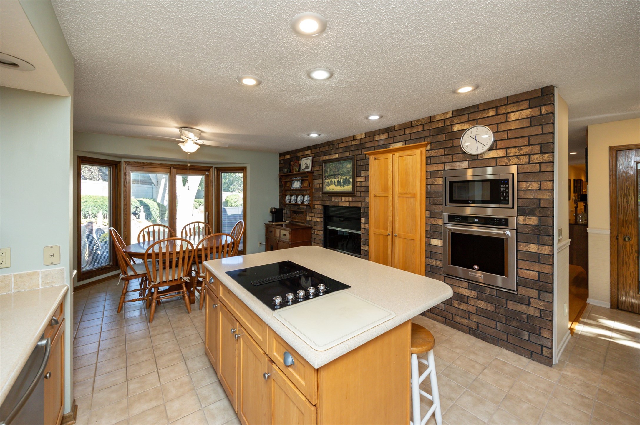 3916 Greenview Drive