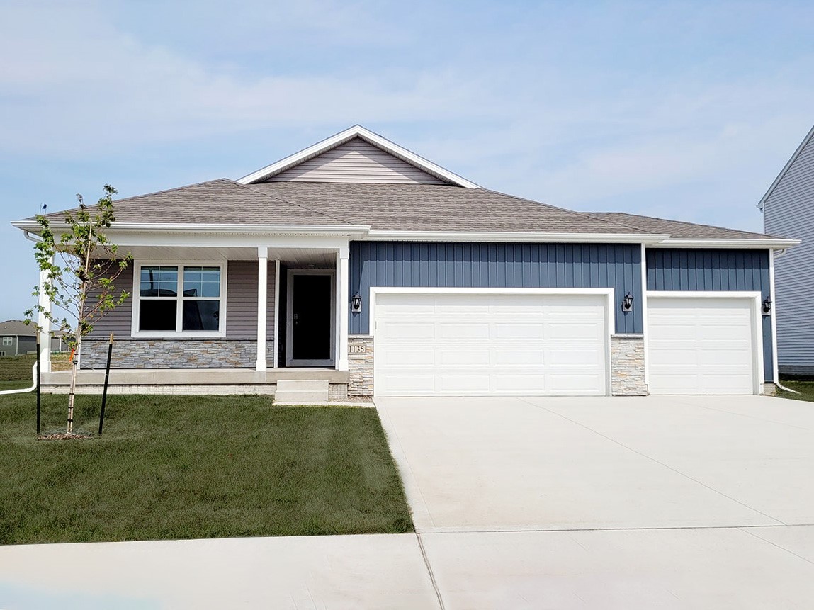 1160 33RD Court SW