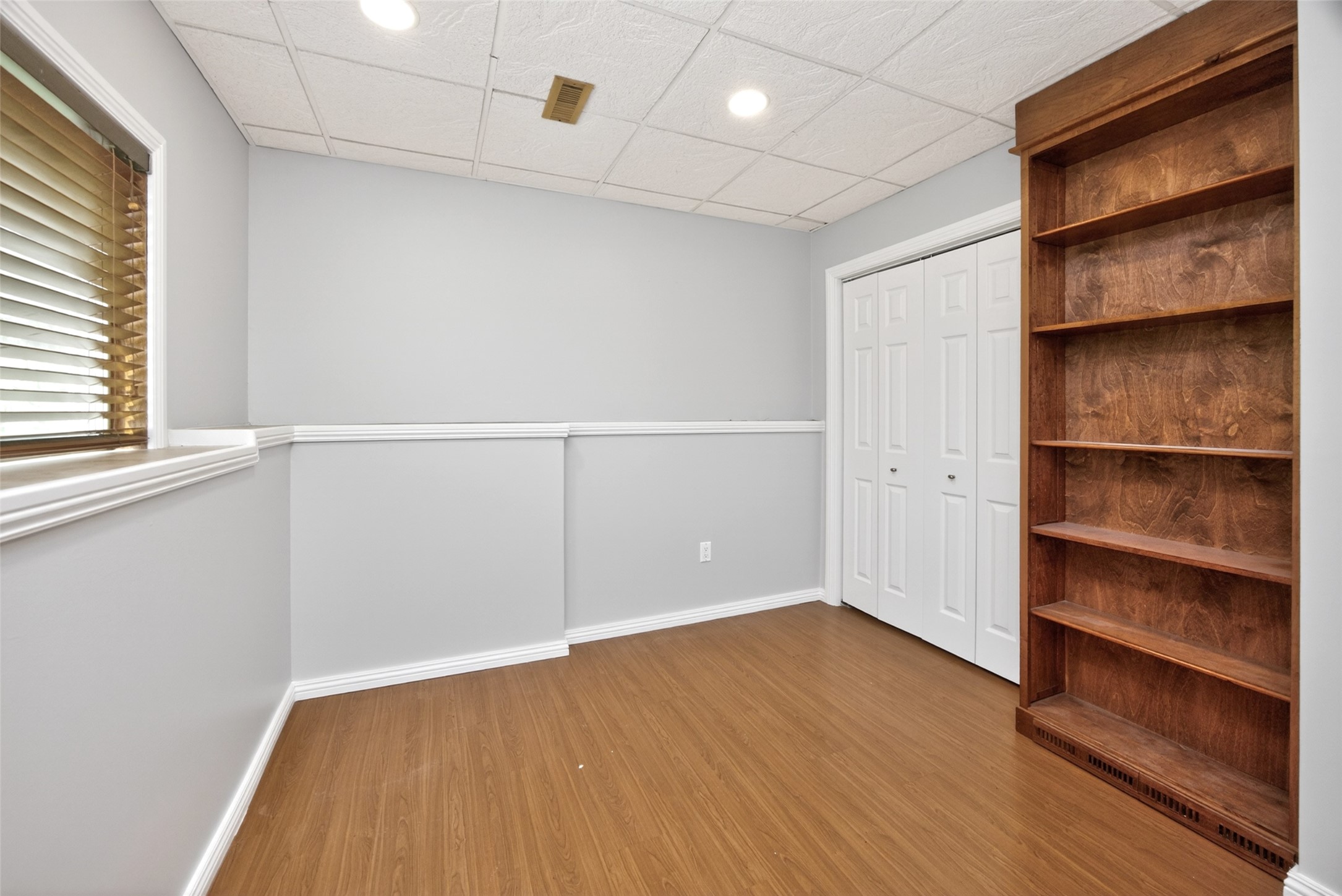 9505 Dennis Drive