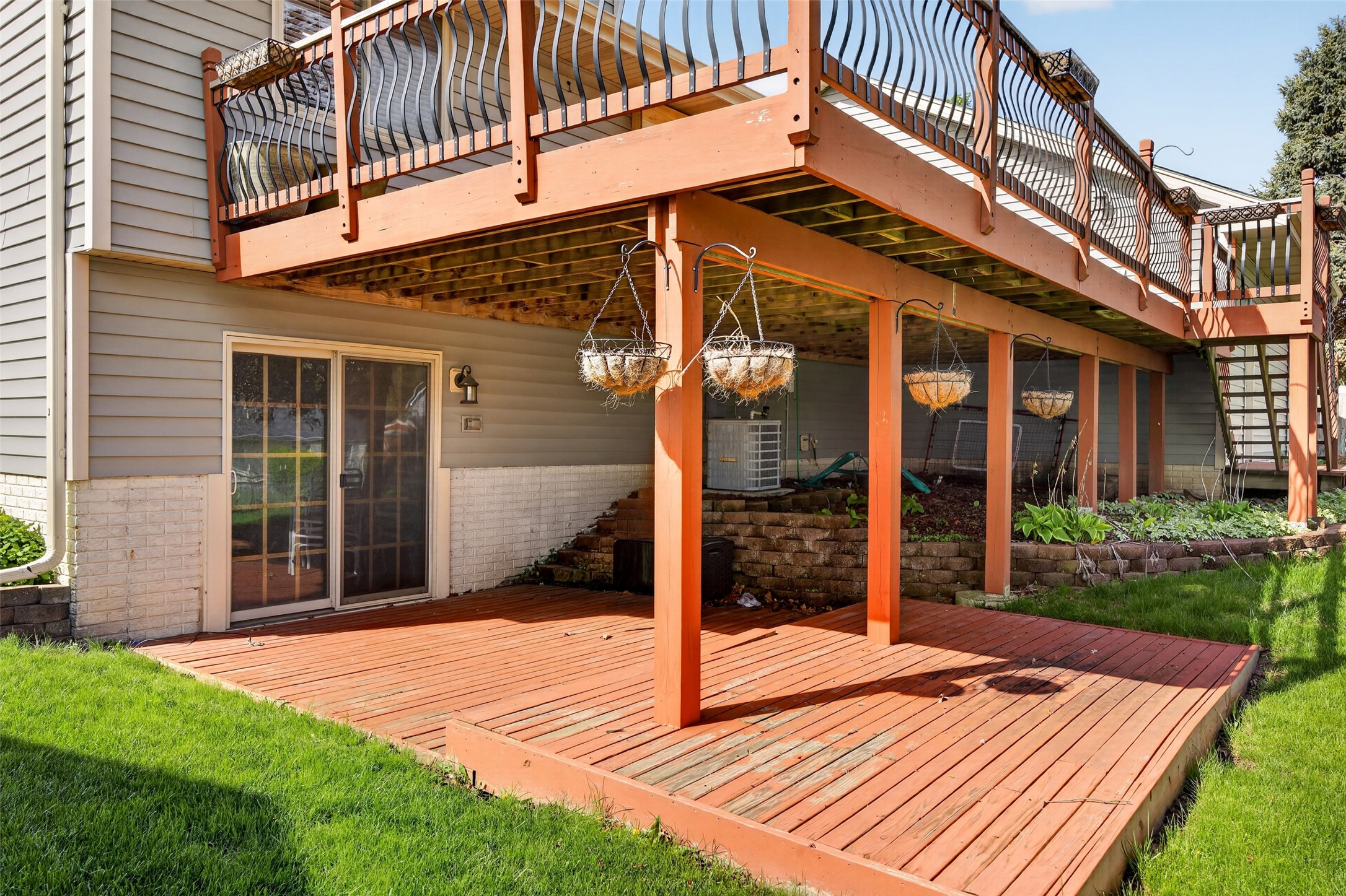 9505 Dennis Drive