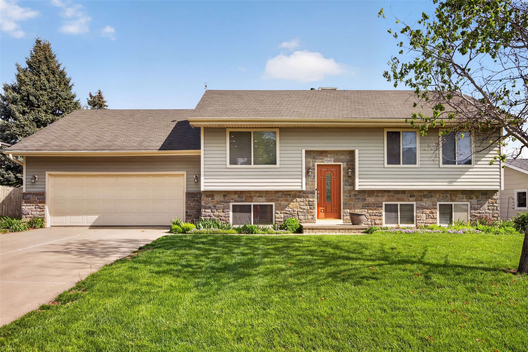 9505 Dennis Drive