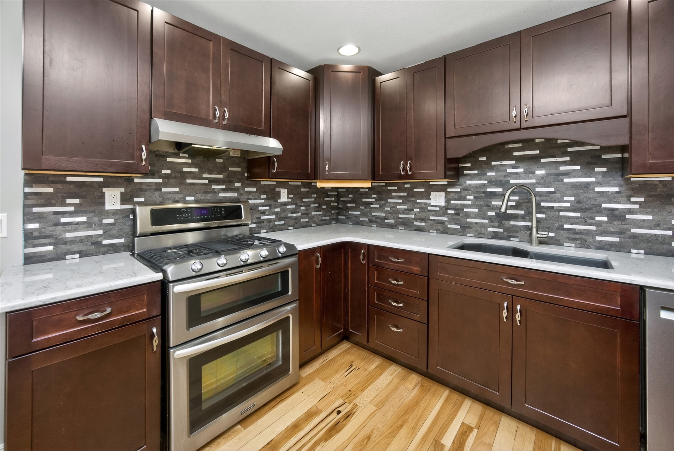 9505 Dennis Drive