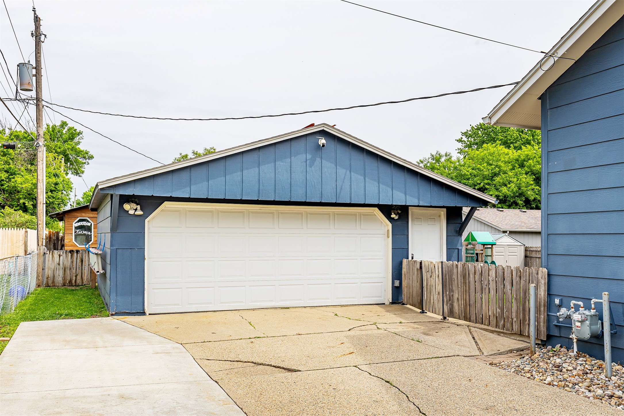406 NE 8th Street