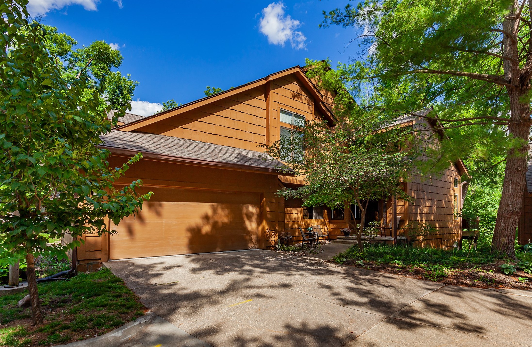 7052 Oak Brook Drive