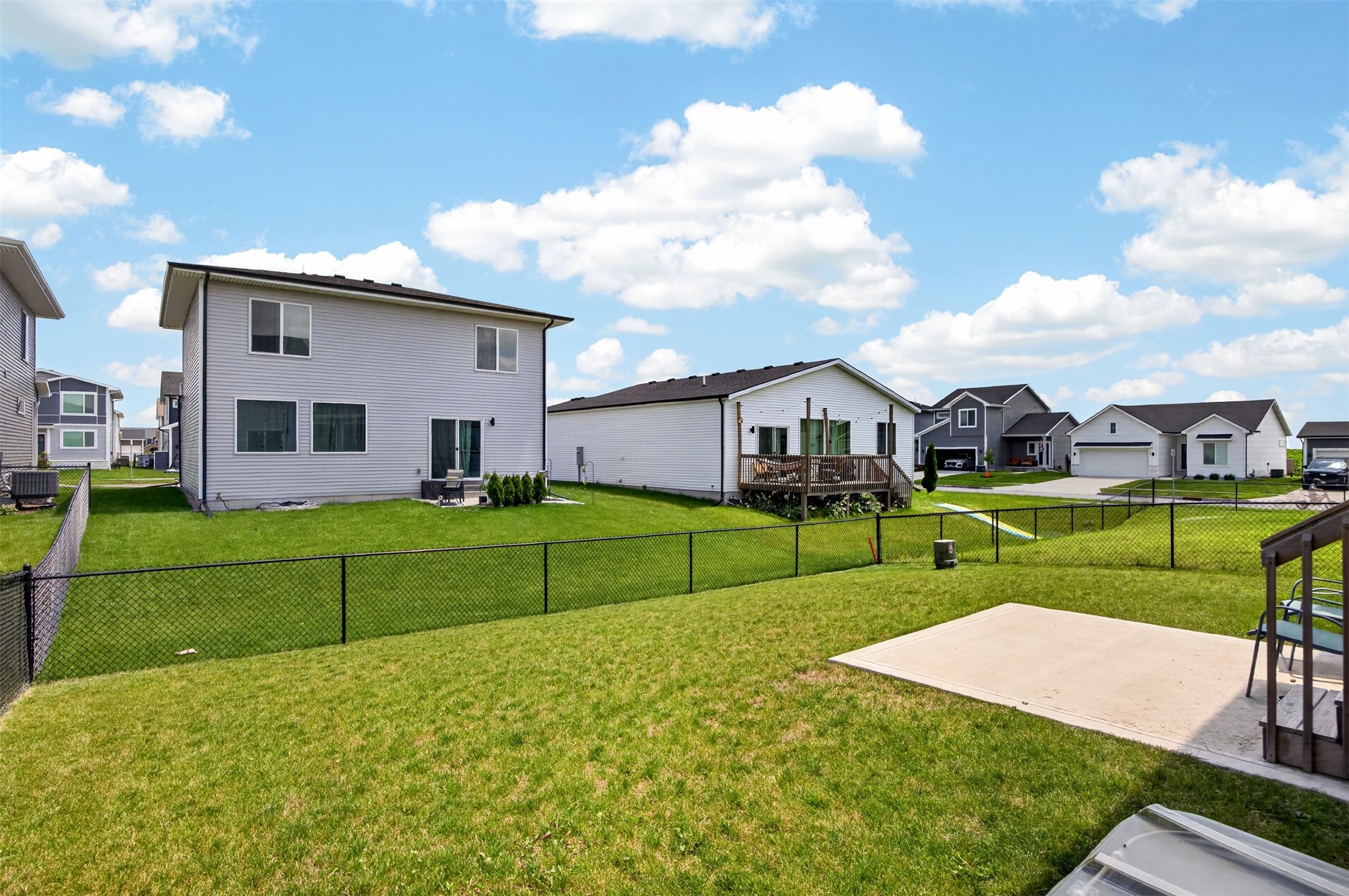 609 NE Hunter Drive