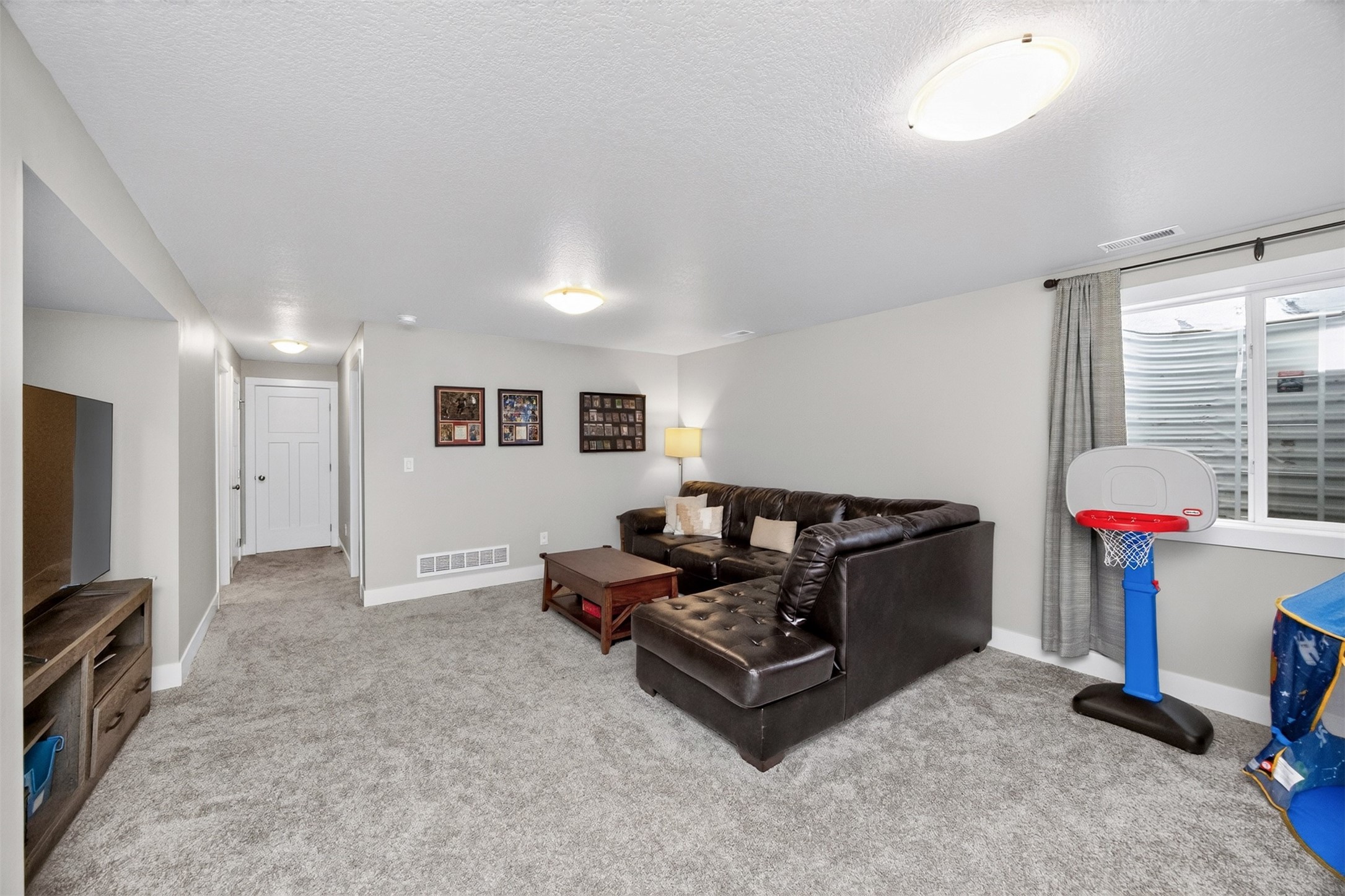 609 NE Hunter Drive
