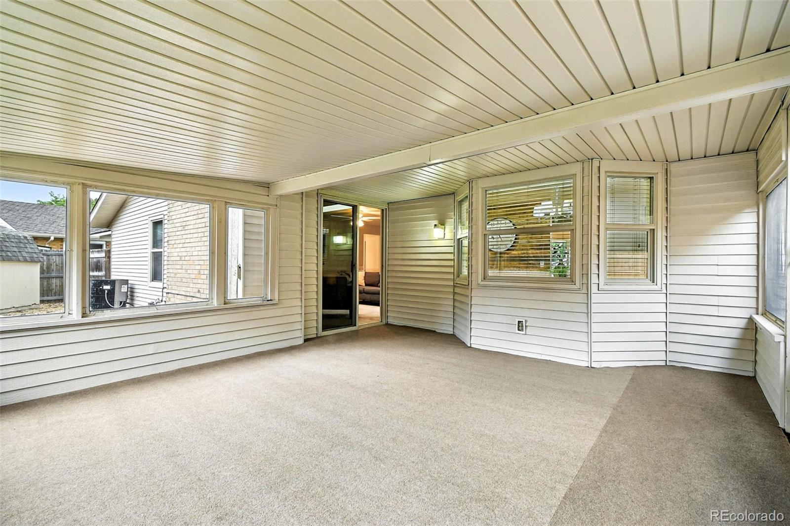 6419 W Roxbury Drive