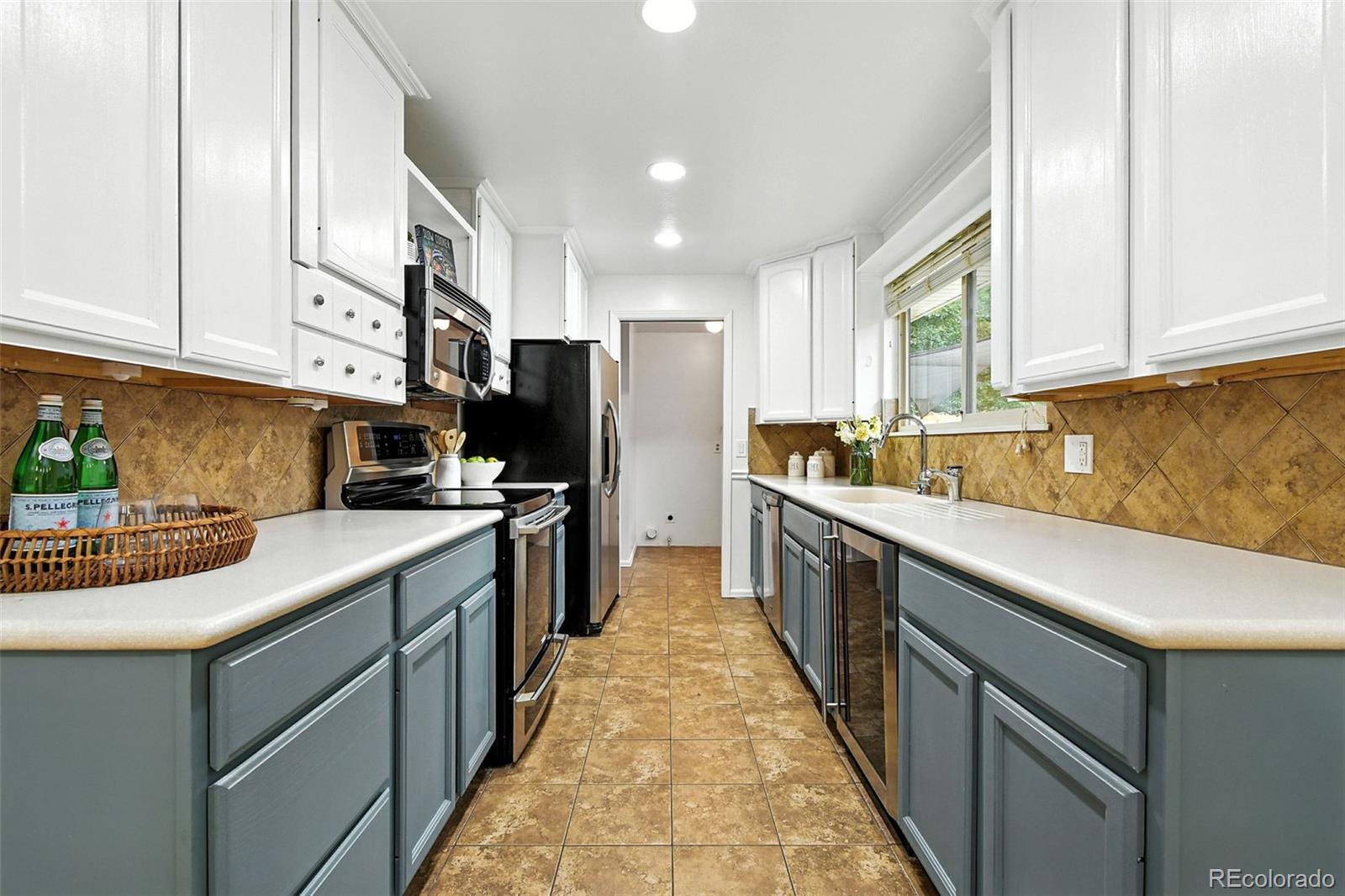 6419 W Roxbury Drive