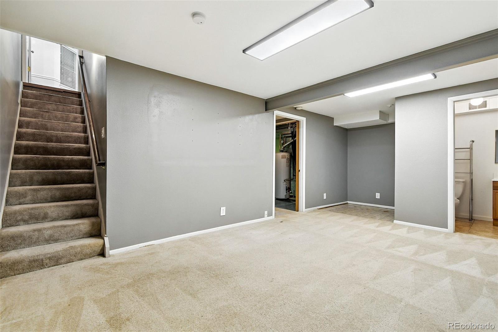 6419 W Roxbury Drive