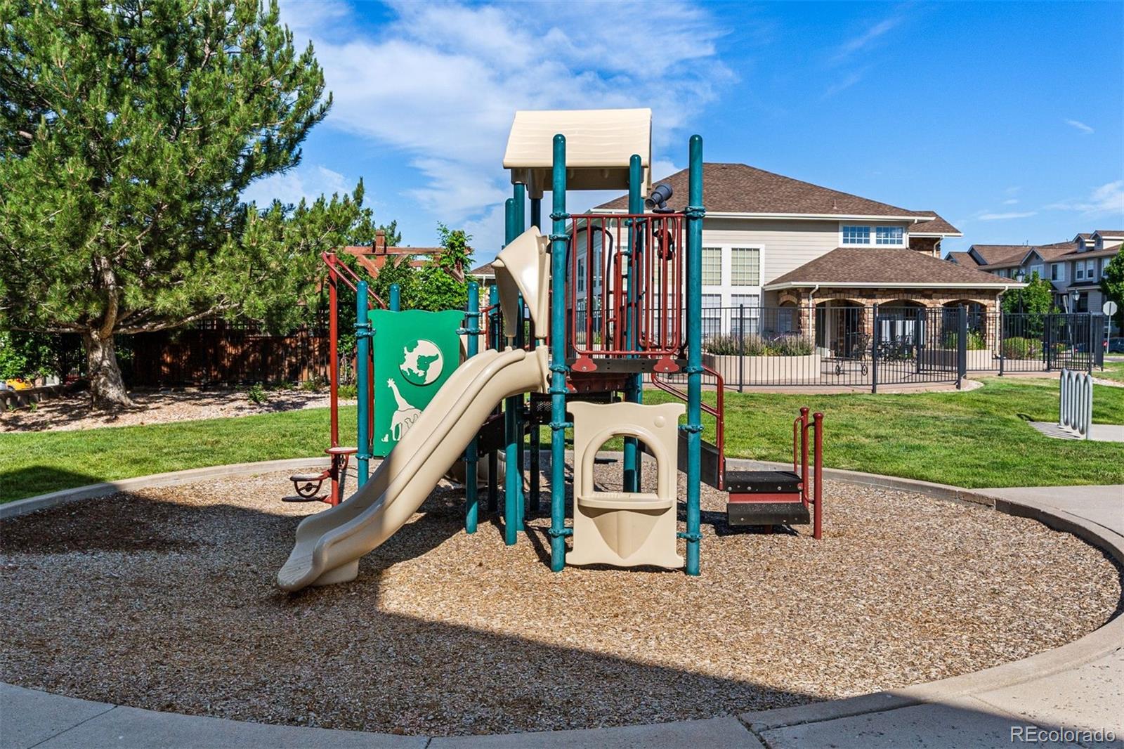 431 Black Feather Loop Unit: 813