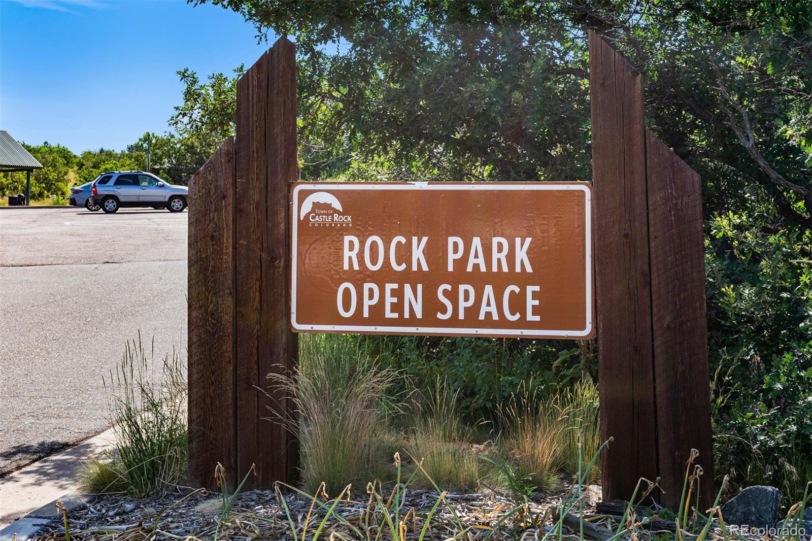 431 Black Feather Loop Unit: 813