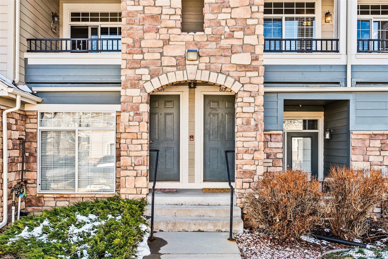 431 Black Feather Loop Unit: 813