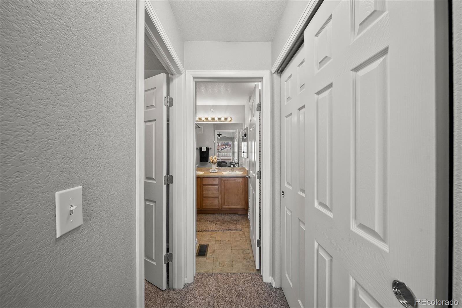 431 Black Feather Loop Unit: 813